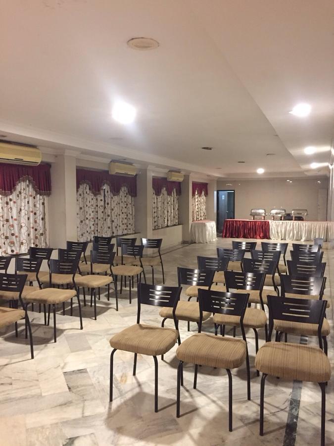 Sarovar Hotel Вишакхапатнам Экстерьер фото